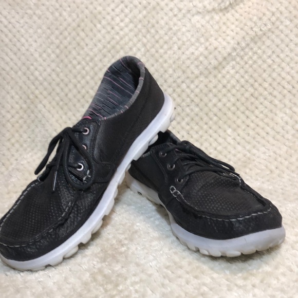 Skechers Shoes - Skechers Resalyte loafers women’s size 11